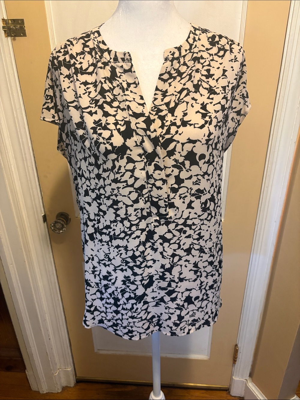 LOFT Black and tan  Printed Split-Neck Blouse